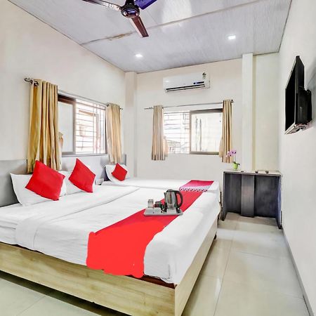 Hotel Kailash Park- Near International Airport มุมไบ ภายนอก รูปภาพ