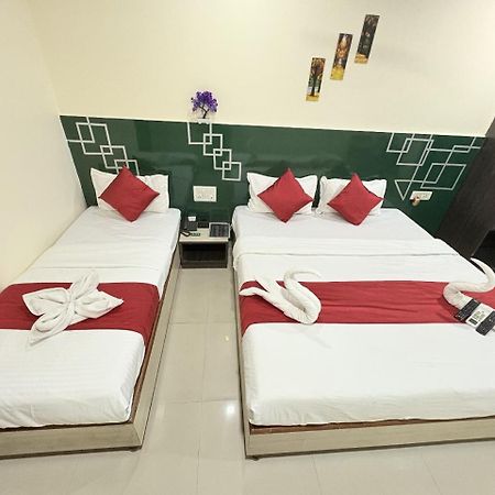Hotel Kailash Park- Near International Airport มุมไบ ภายนอก รูปภาพ